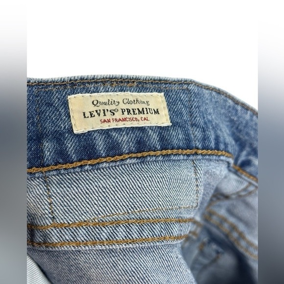 Levi's 514 Premium Jeans W32 L32 Light Wash Distressed Denim Straight Fit - Picture 4 of 12